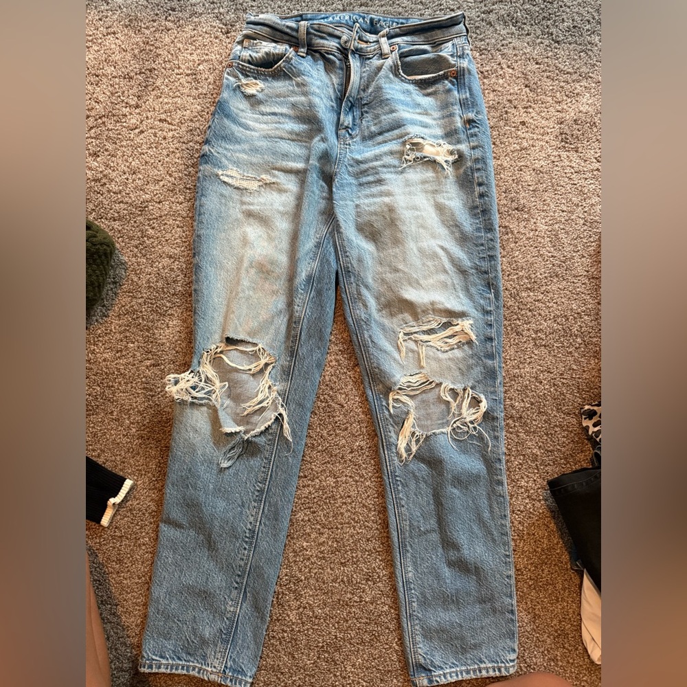 American Eagle Outfitters Light Blue Distressed Boyfriend Jeans